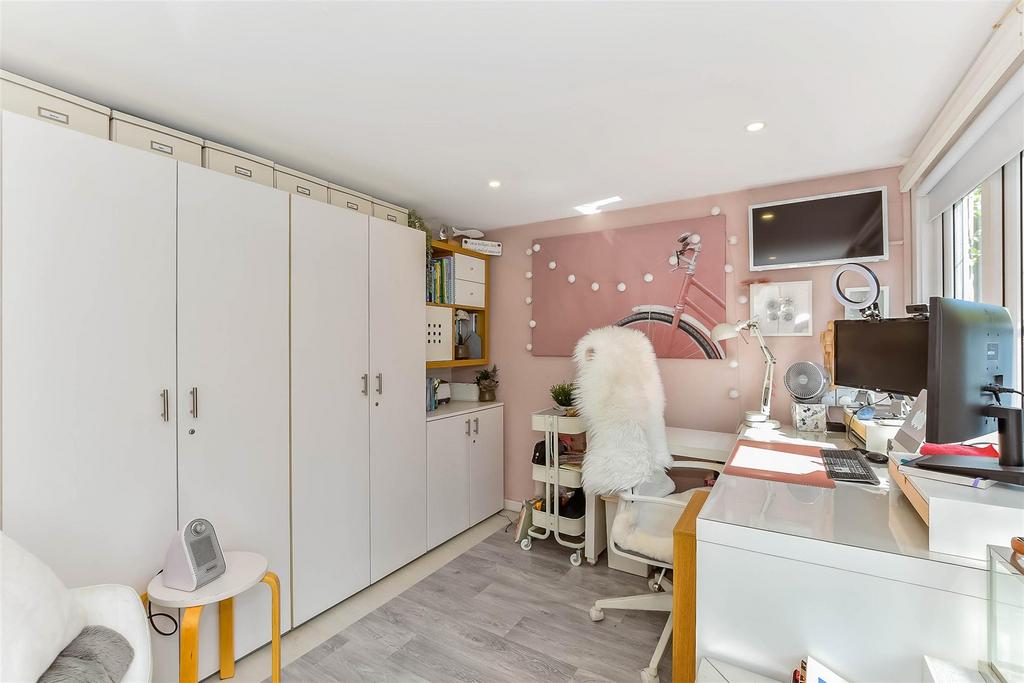 Workshop/Outbuildings