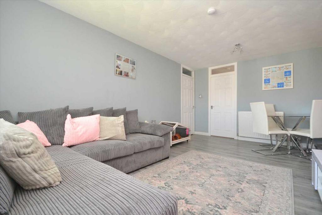 Rutherglen, Glasgow G73 2 bed flat for sale £79,500