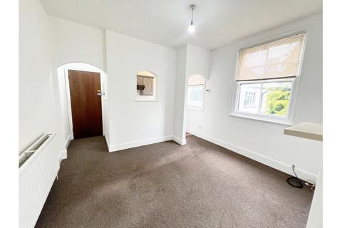 1 bedroom flat to rent, Cobham Road , Westcliff-on-Sea, Essex