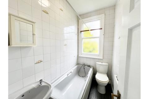 1 bedroom flat to rent, Cobham Road , Westcliff-on-Sea, Essex