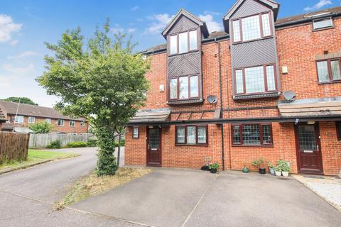 4 bedroom end of terrace house for sale, Elgar Drive, Shefford, SG17