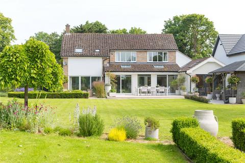 1 Kenney Close, Burstall, Ipswich, IP8 3ER