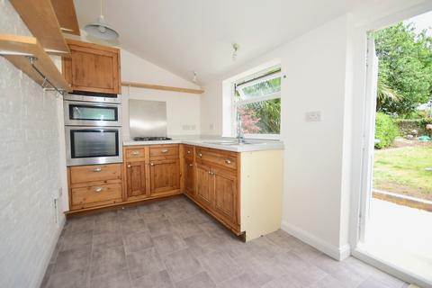 2 bedroom apartment to rent, Lyndhurst Road Chichester PO19