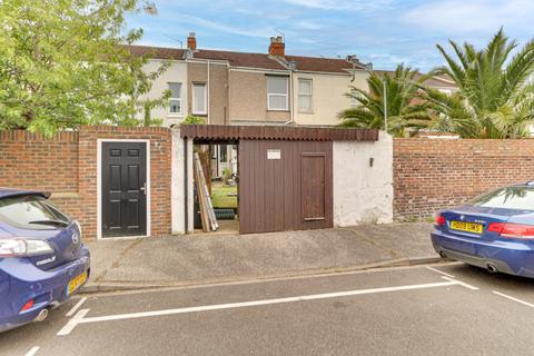 3 bedroom terraced house for sale, Hunter Road, Southsea