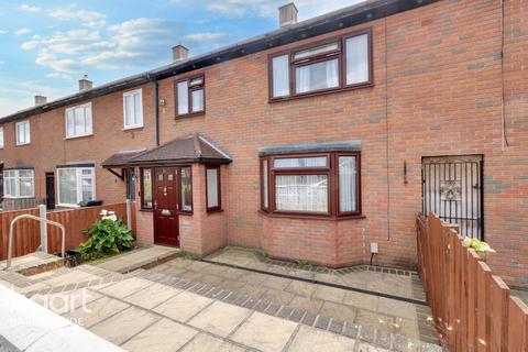 4 bedroom terraced house for sale, Hart Crescent, Chigwell