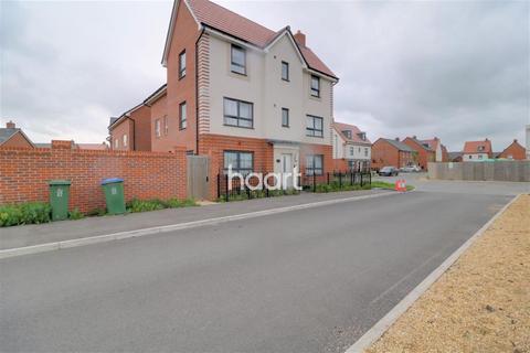 4 bedroom semi-detached house to rent, Johnson Street, Aylesbury