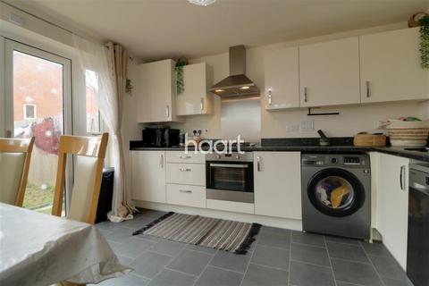 4 bedroom semi-detached house to rent, Johnson Street, Aylesbury