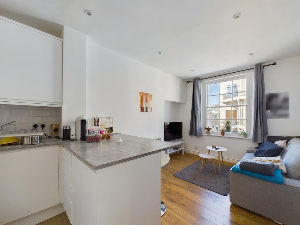 Cam01740 g0 pr0027 still004