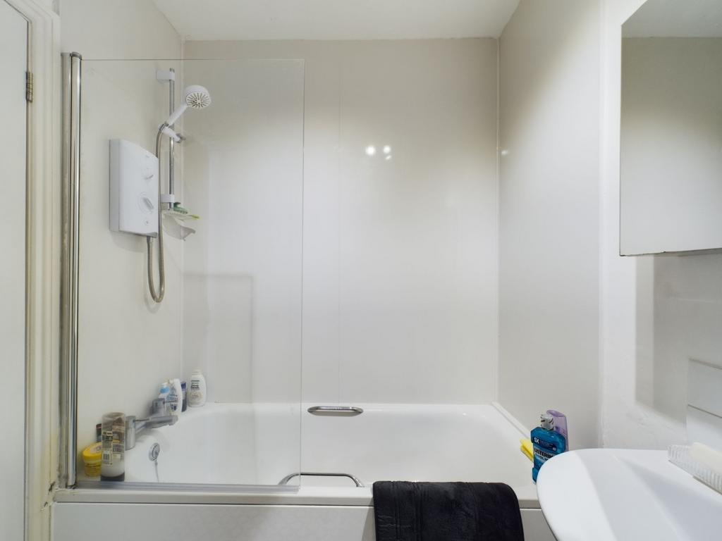 Cam01740 g0 pr0027 still003