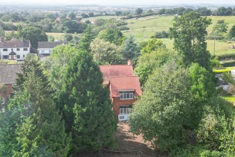 4 bedroom detached house for sale, Evesham Road, Astwood Bank, Redditch B96 6EB