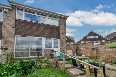 3 bedroom end of terrace house for sale, Oaktree Avenue, Bristol BS16