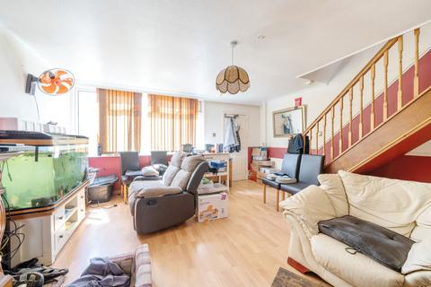 3 bedroom end of terrace house for sale, Oaktree Avenue, Bristol BS16