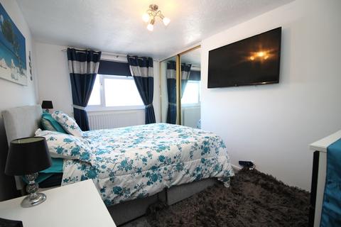 14 Chaucer Close, Jaywick, Clacton-on-sea, CO15 2PZ