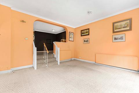 11 Birch Close, Teddington, TW11 8BJ