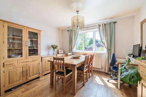 6 Kent Road, Windlesham, GU20 6JF