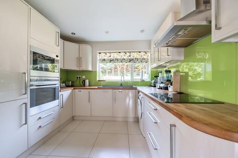 6 Kent Road, Windlesham, GU20 6JF