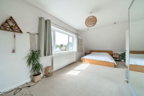 6 Kent Road, Windlesham, GU20 6JF