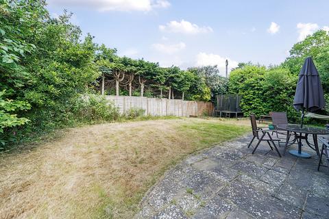 6 Kent Road, Windlesham, GU20 6JF