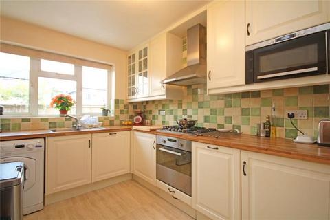 4 bedroom detached house to rent, Simplemarsh Road, Addlestone KT15