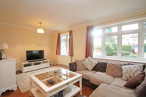 4 bedroom detached house to rent, Simplemarsh Road, Addlestone KT15