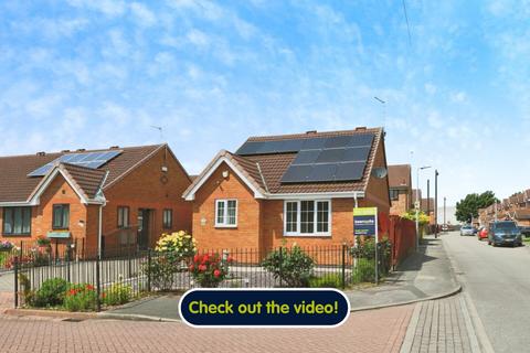 2 bedroom detached bungalow for sale, The Rydales, Hull, HU5 1QD