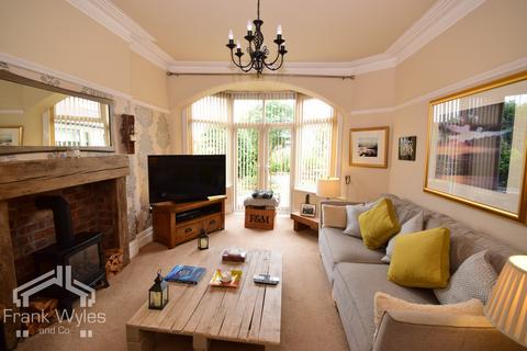 40 Devonshire Road, Lytham St Annes, FY8 2NU