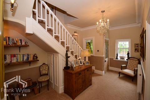 40 Devonshire Road, Lytham St Annes, FY8 2NU