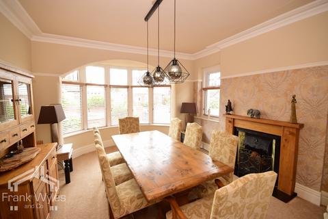 40 Devonshire Road, Lytham St Annes, FY8 2NU