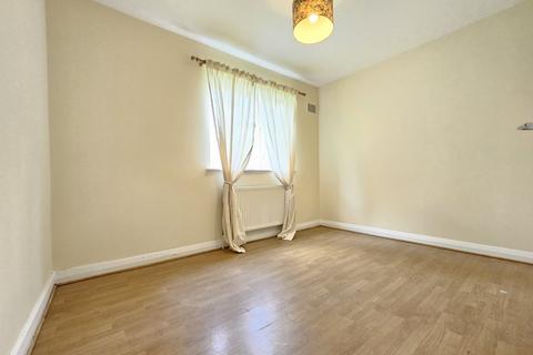 2 bedroom flat to rent, Church Terrace, London SE13