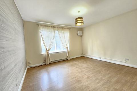 2 bedroom flat to rent, Church Terrace, London SE13