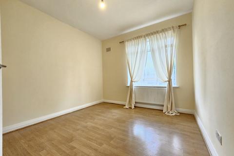 2 bedroom flat to rent, Church Terrace, London SE13