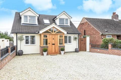 3 bedroom detached house for sale, Farmoor,  Oxford,  OX2