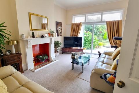 2 bedroom ground floor flat for sale, Wickham Avenue, Bexhill-on-Sea, TN39