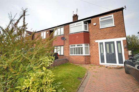3 bedroom semi-detached house to rent, Wentworth Drive, Sale M33 6PP