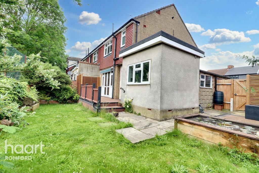 Hamilton Avenue, Romford, RM1 4RP 3 bed semidetached house for sale