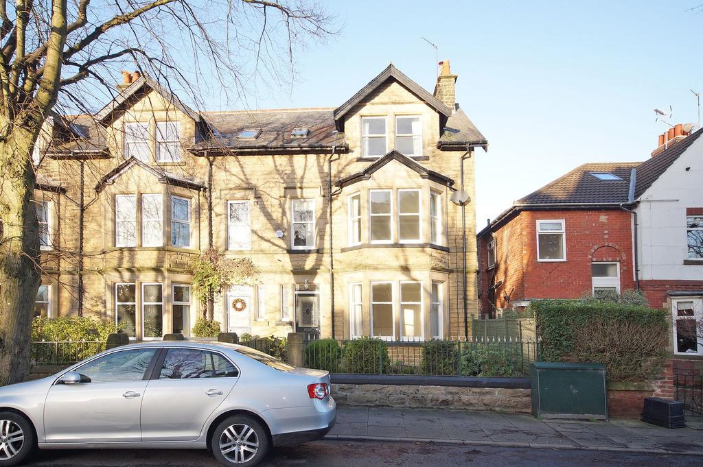 St. Marks Avenue, Harrogate, HG2 5 bed terraced house to rent £2,650