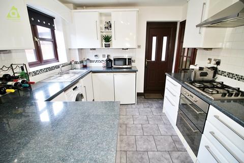 3 bedroom detached house for sale, Churnet Close, Westhoughton, Bolton, BL5 3LF