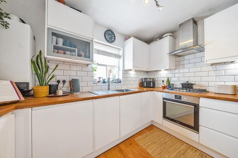 2 bedroom apartment for sale, Woolstone Road, London