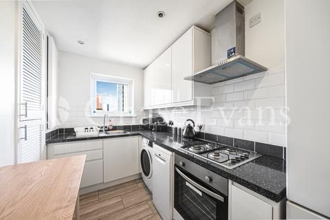 2 bedroom apartment to rent, Van Gogh Court, Amsterdam Road, Isle Of Dogs, E14