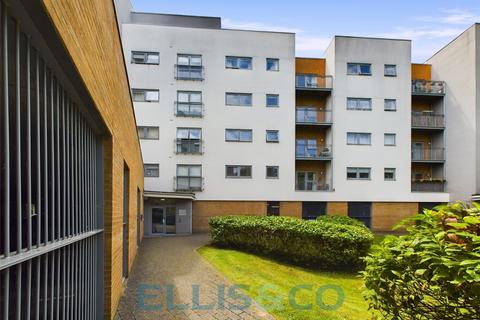 2 bedroom apartment for sale, Sovereign Way, Tonbridge, Kent, TN9