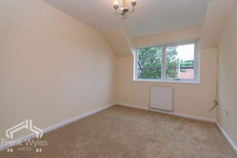 3 bedroom flat for sale, Queensway Court, Kilnhouse Lane, FY8 3ET