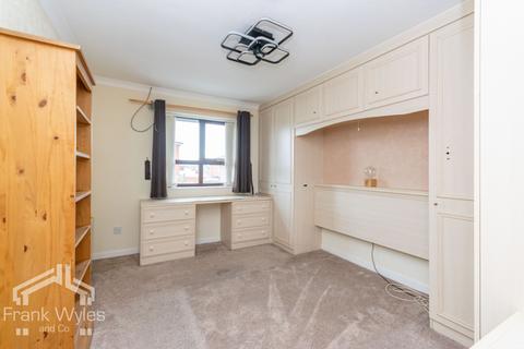 2 bedroom flat for sale, Braidwood Court, 90 St Andrews Road North, Lytham St Annes, FY8 2JT
