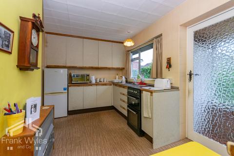 2 bedroom bungalow for sale, Evesham Road, Lytham St. Annes