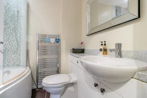 87 Armadale Road, Woking, GU21 3LD