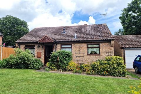 2 bedroom detached bungalow for sale, Cannell Road, Loddon