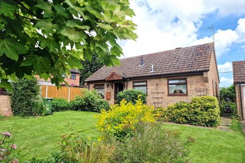 2 bedroom detached bungalow for sale, Cannell Road, Loddon