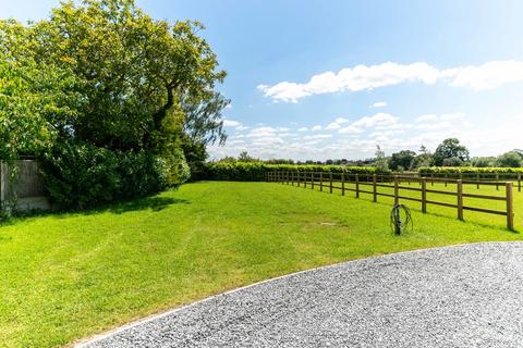 3 bedroom barn conversion for sale, Unwin Close, Halstead CO9