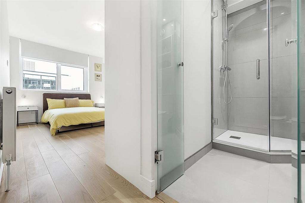 En Suite Bathroom