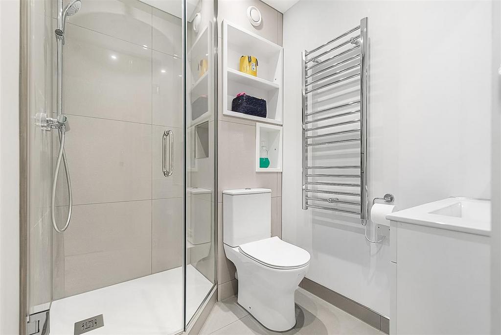 En Suite Bathroom