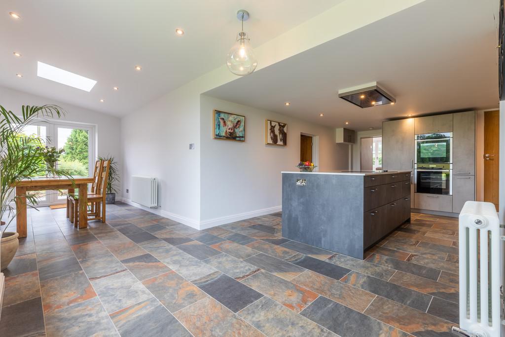 Modern Dining Kitchen